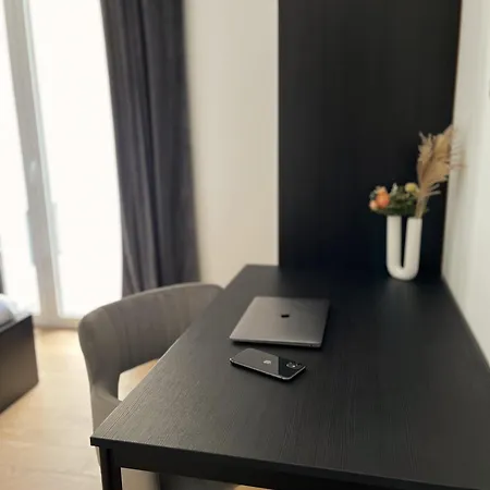 100 Sqm Terrace, Close To The Old Town & Shopping Area & Harbour * Bari