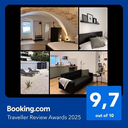 100 Sqm Terrace, Close To The Old Town & Shopping Area & Harbour Apartment Bari