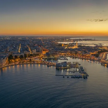 100 Sqm Terrace, Close To The Old Town & Shopping Area & Harbour